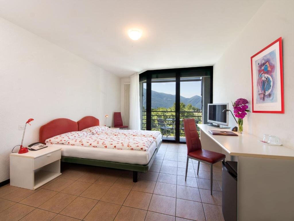 Standard double chambre avec balcon Hotel Nessi Locarno