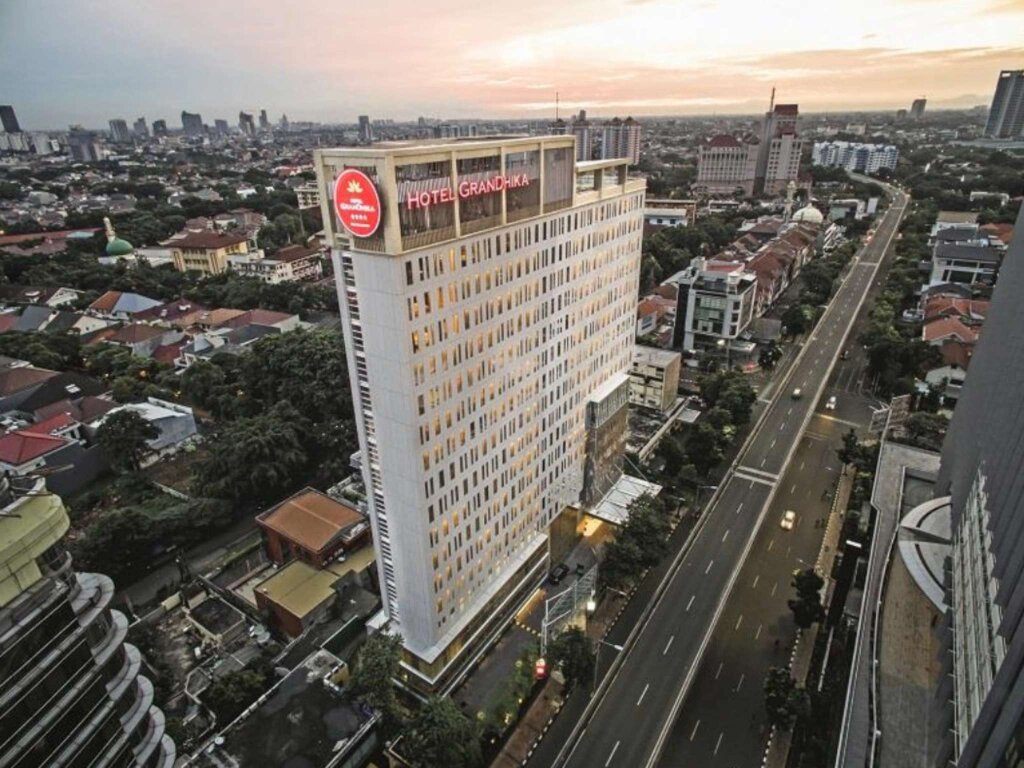 Одноместный номер Deluxe Hotel GranDhika Iskandarsyah