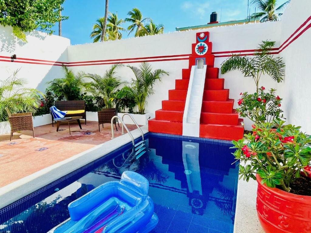 Cottage Casa Piramide: Fully Furnished 2-Bedroom House w/ Private Swimming Pool and Waterfall, 5 Minute Walk from the Beach