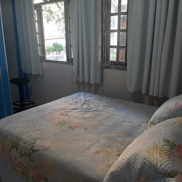 Кровать в общем номере Piratas do Sol Hostel