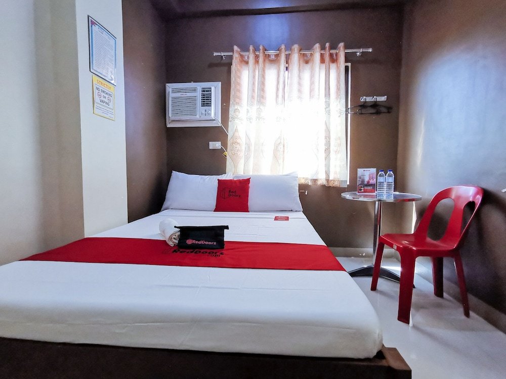 Standard Doppel Zimmer RedDoorz near Gaisano Mall Gensan