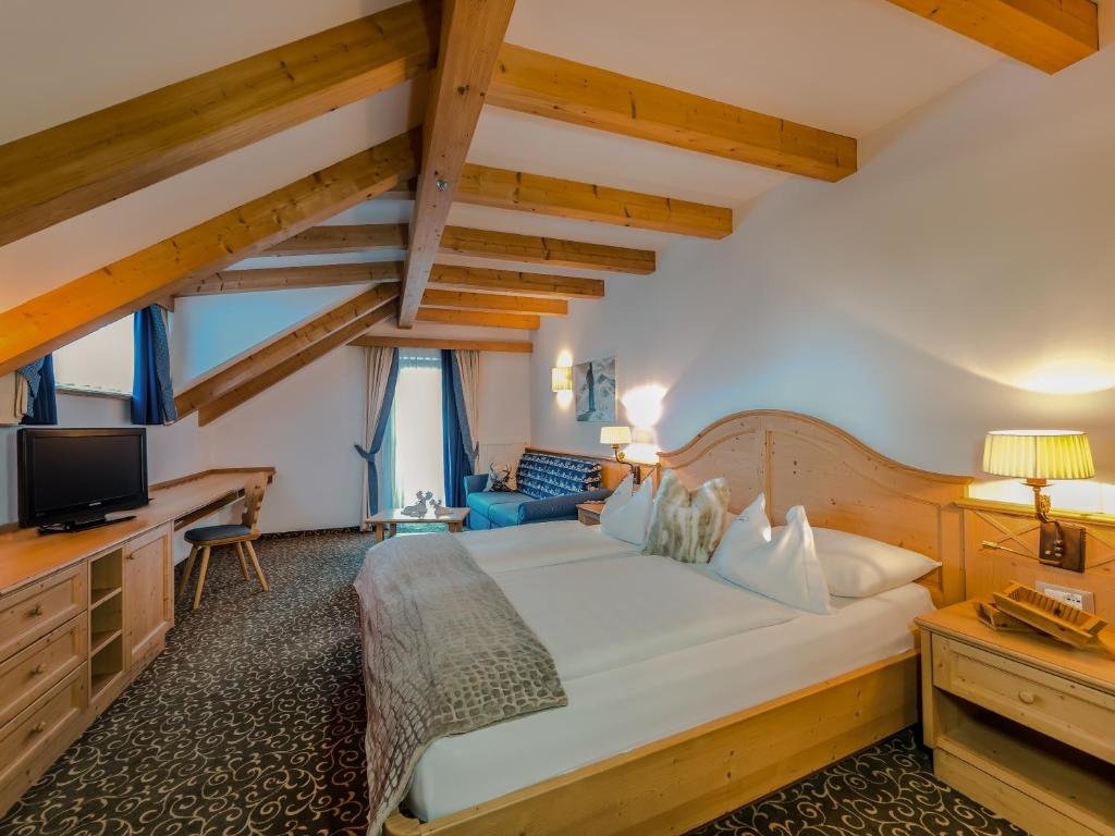 Standard Double Attic room with balcony Hotel Sun Valley