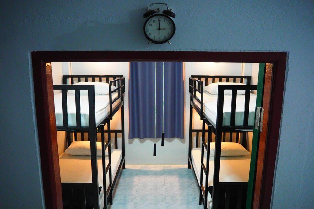 Кровать в общем номере Wayla Hostel