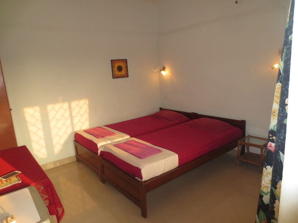 Standard Double Basement room with balcony Sea Pearl Guesthouse