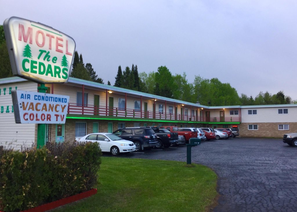 Номер Standard Cedars Motel