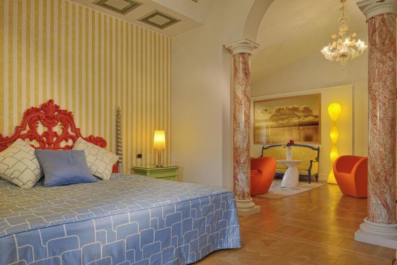 Superior Junior-Suite Byblos Art Hotel Villa Amistà