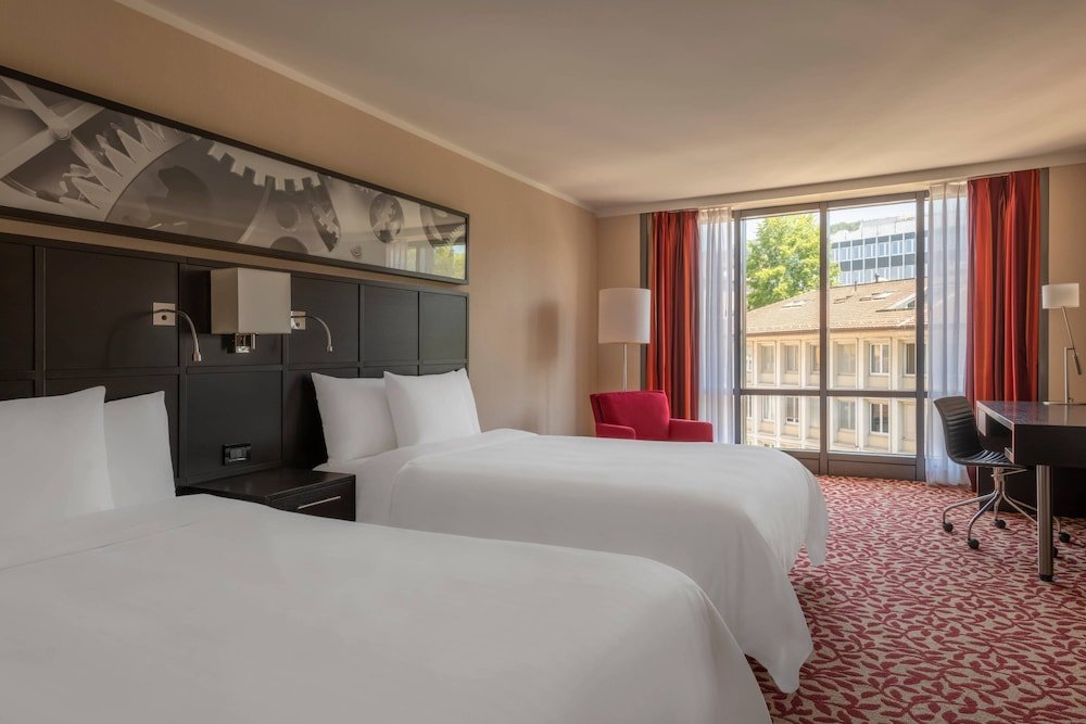 Четырёхместный номер Deluxe Zurich Marriott Hotel