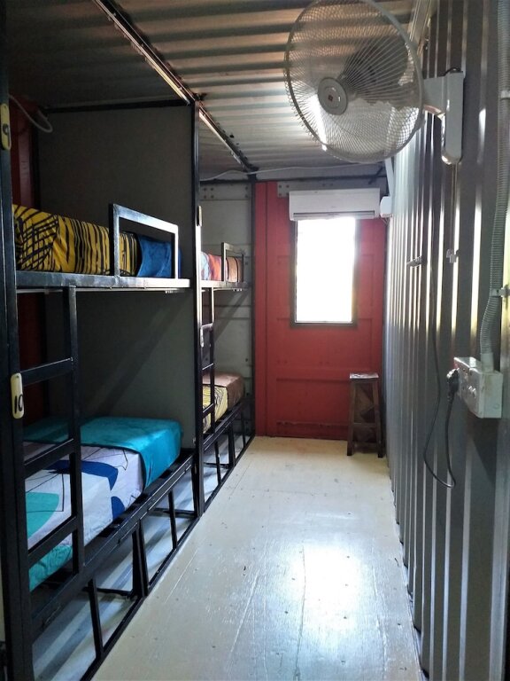 Кровать в общем номере Hostel 19 Langkawi