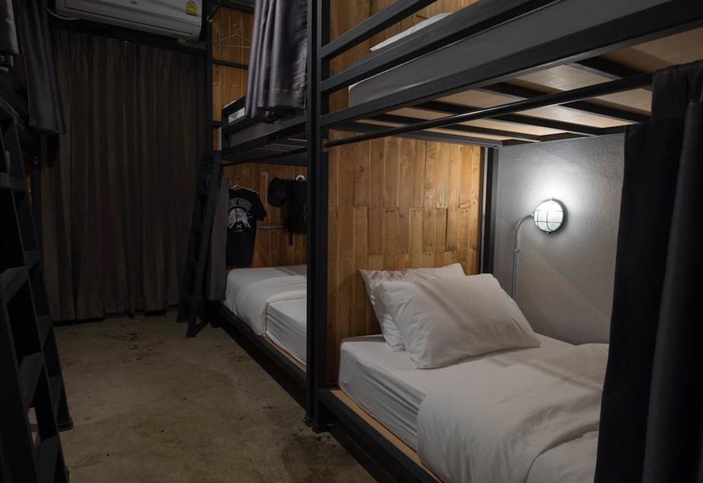 Кровать в общем номере Sleepcase Hostel
