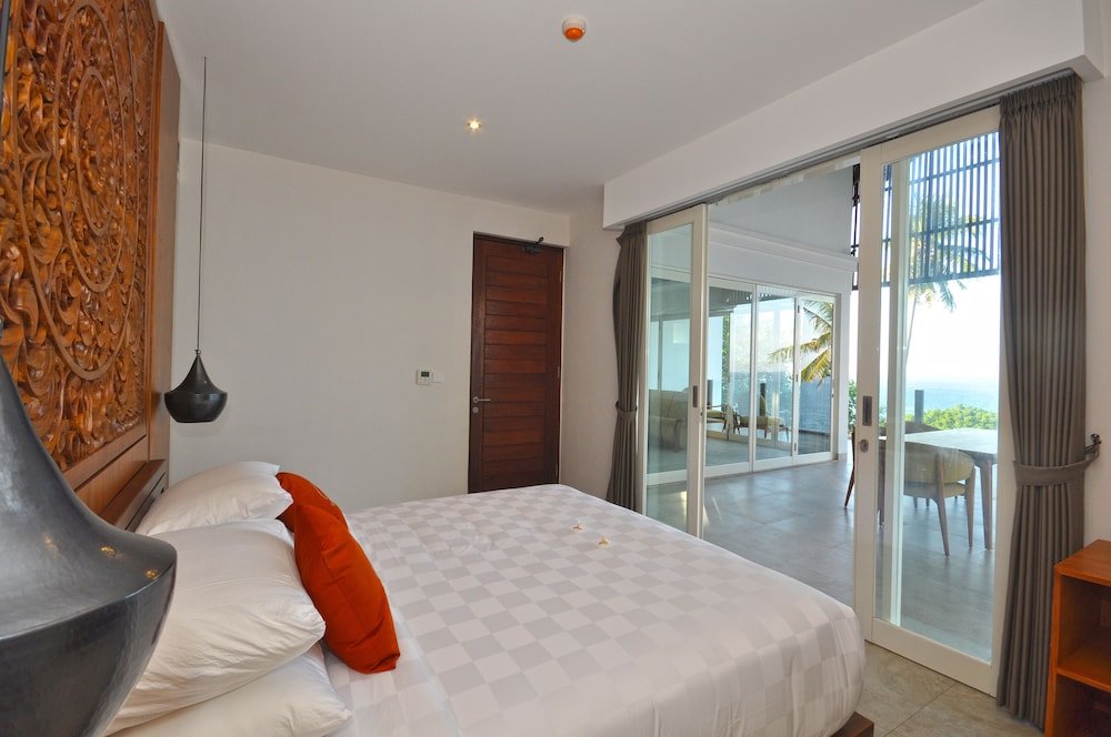 Suite Rajavilla Lombok Resort - Seaside Serenity