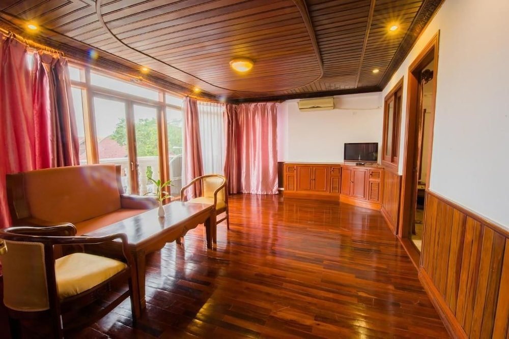 Deluxe Familie Zimmer mit Balkon Angkor Year Theme Hotel