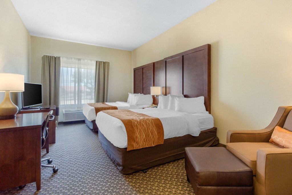 Standard Quadruple room Comfort Inn & Suites SW Houston Sugarland