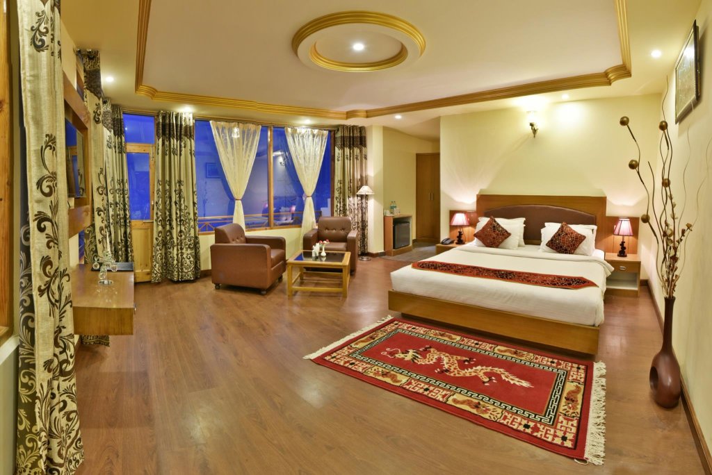 Luxury room Whistling Pine Resorts & Spa