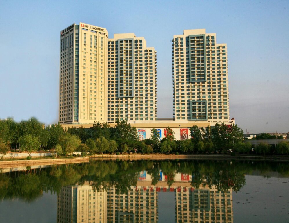 Двухместный номер Standard с видом на горы Weihai Haiyue Jianguo Hotel