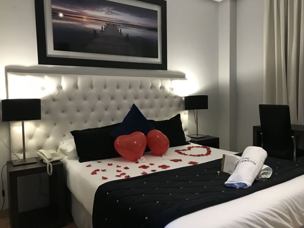 Отель Hotel Suites Feria de Madrid 4* (53 отзыва) в Орталеза, Мадрид.  Забронировать номер в Hotel Suites Feria de Madrid 4* недорого - цены 2024  года, фото и отзывы. Оплата картами МИР. Кэшбэк за бронирование