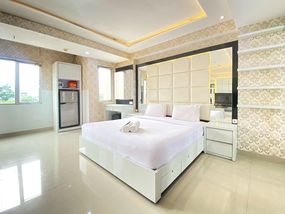 Апартаменты Deluxe Spacious Studio Apartment At 3Rd Floor Sudirman Suites Bandung
