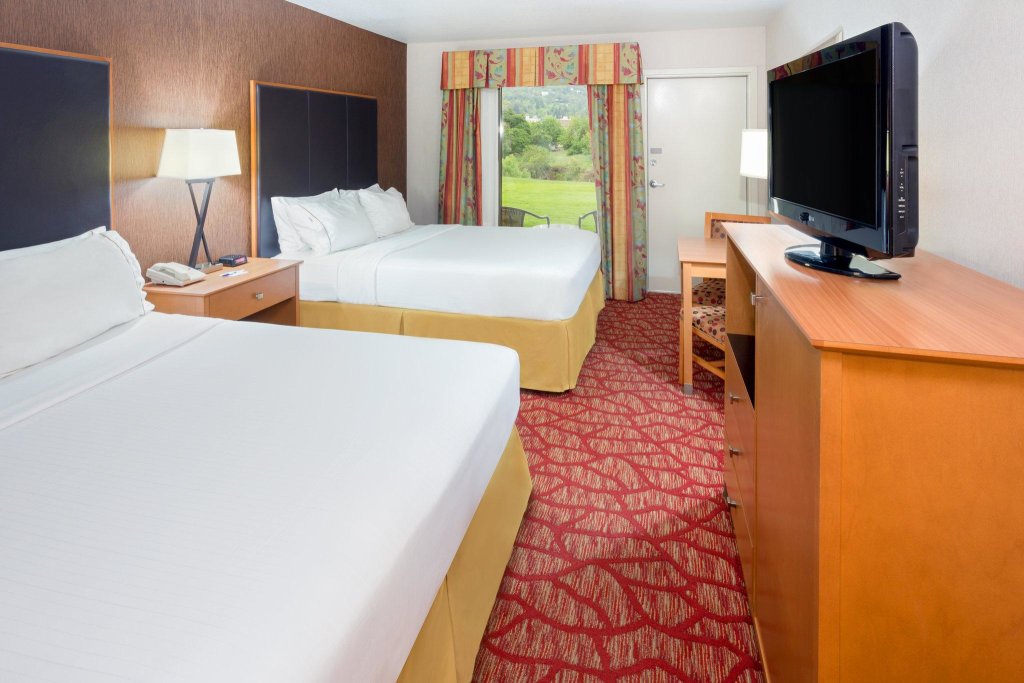 Standard quadruple chambre Holiday Inn Express Roseburg, an IHG Hotel