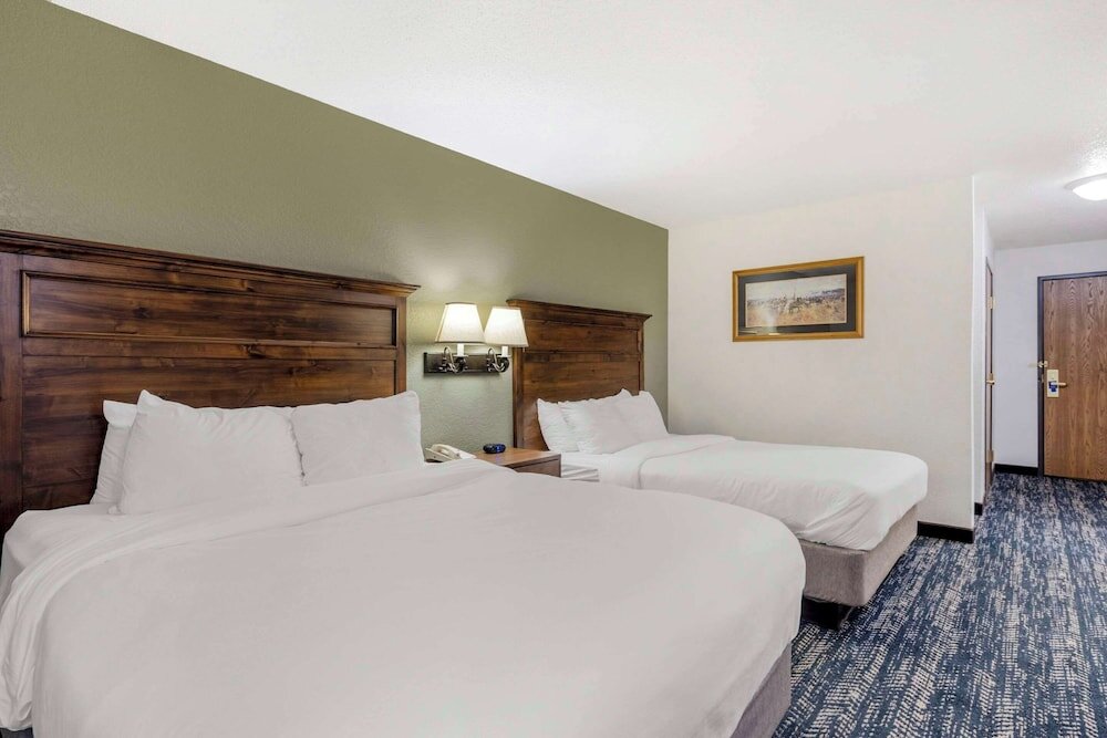 Четырёхместный номер Standard Comfort Inn & Suites Mt Rushmore