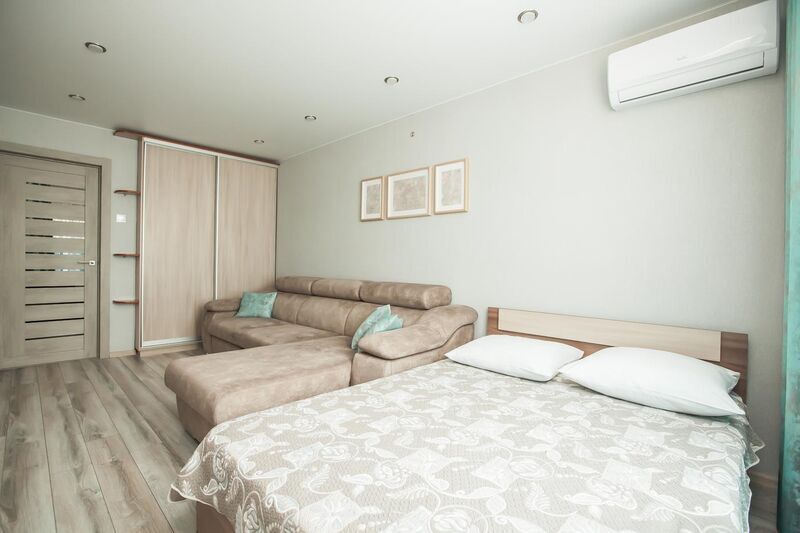 Kvartirnoe byuro IziRent EasyRent na ul. Leningradskaya, d. 68 Tolyatti