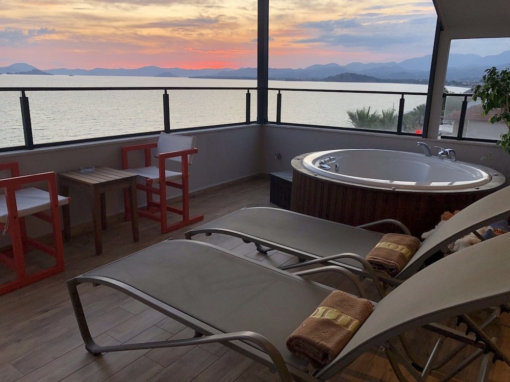 Habitación Estándar ático con balcón y con vista al mar Nil Boutique Hotel