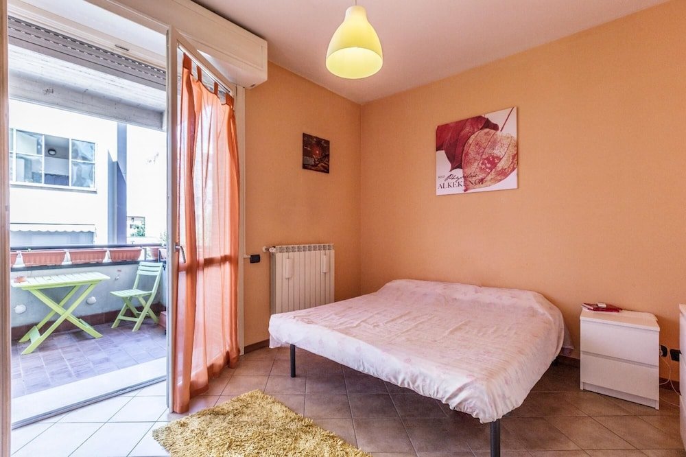 Apartment Dossetti in Bologna With 1 Bedrooms and 1 Bathrooms