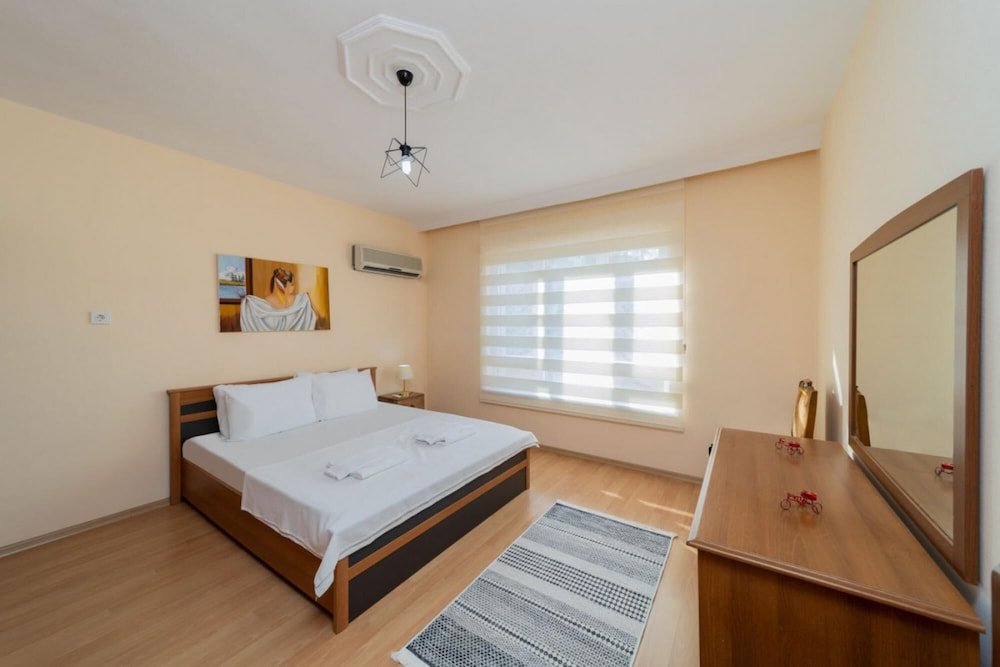 Apartment Cozy Flat With Balcony 5 min to Konyaalti Beach