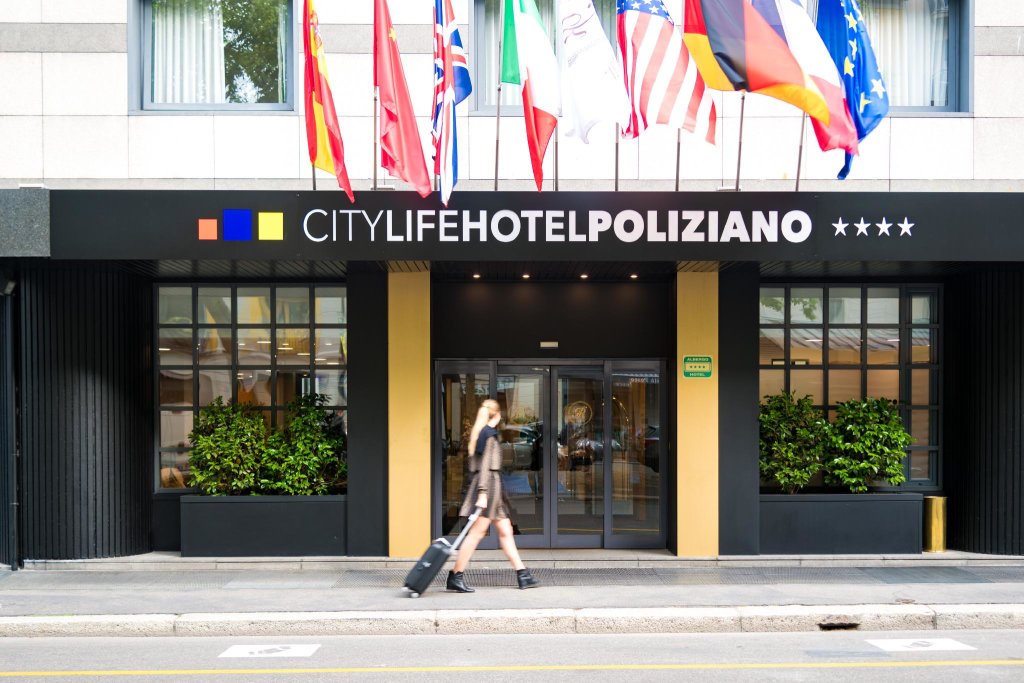 Полулюкс City Life Hotel Poliziano, by R Collection Hotels