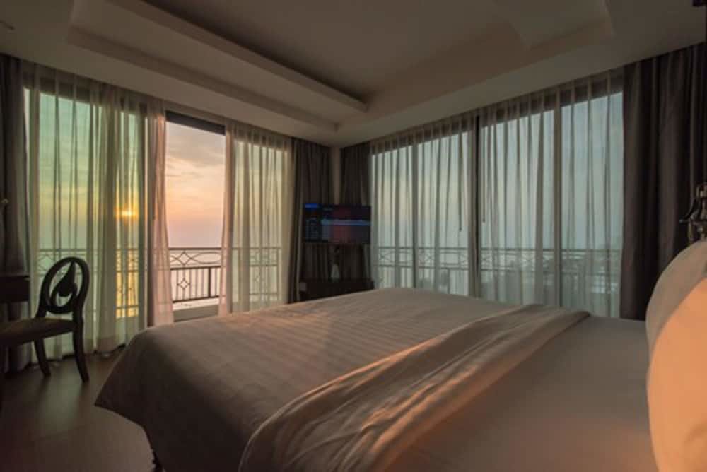 Номер Deluxe с балконом и с видом на море Bay Beach Resort Jomtien