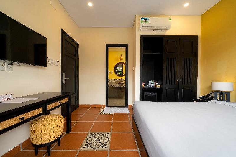 Superior Double room with balcony Hoi An Town Home Resort