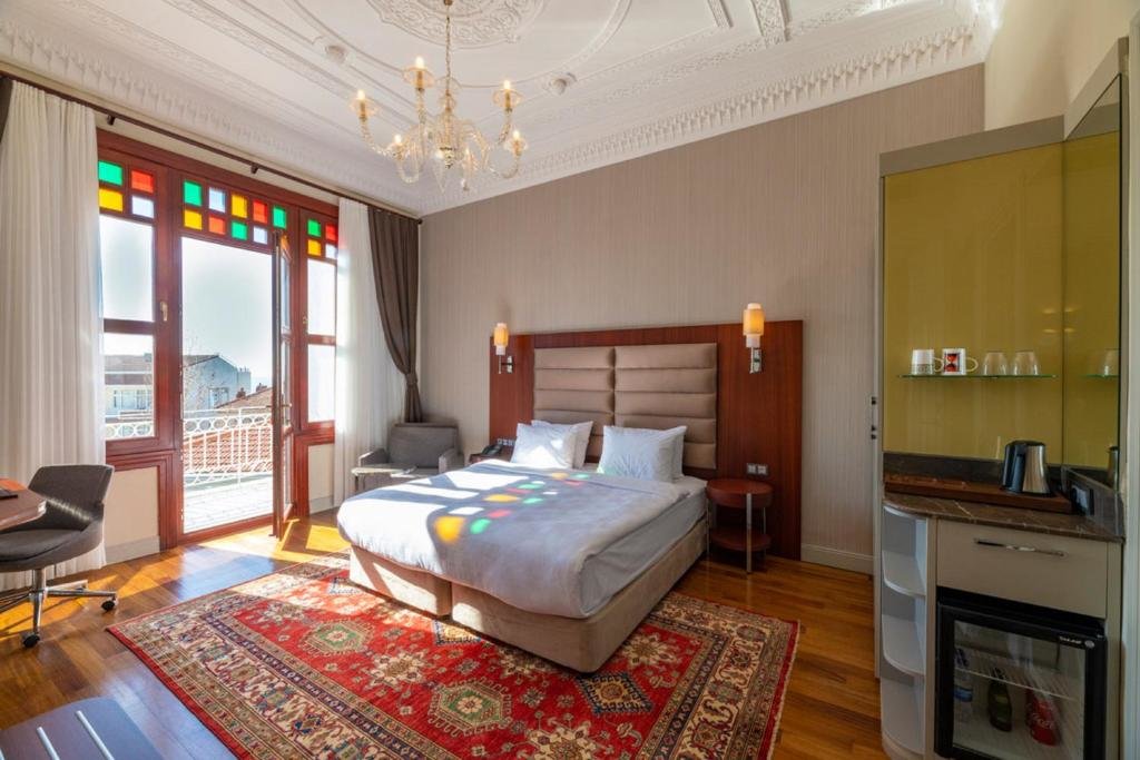Deluxe Doppel Zimmer mit Balkon Blue Gilroy Hotel