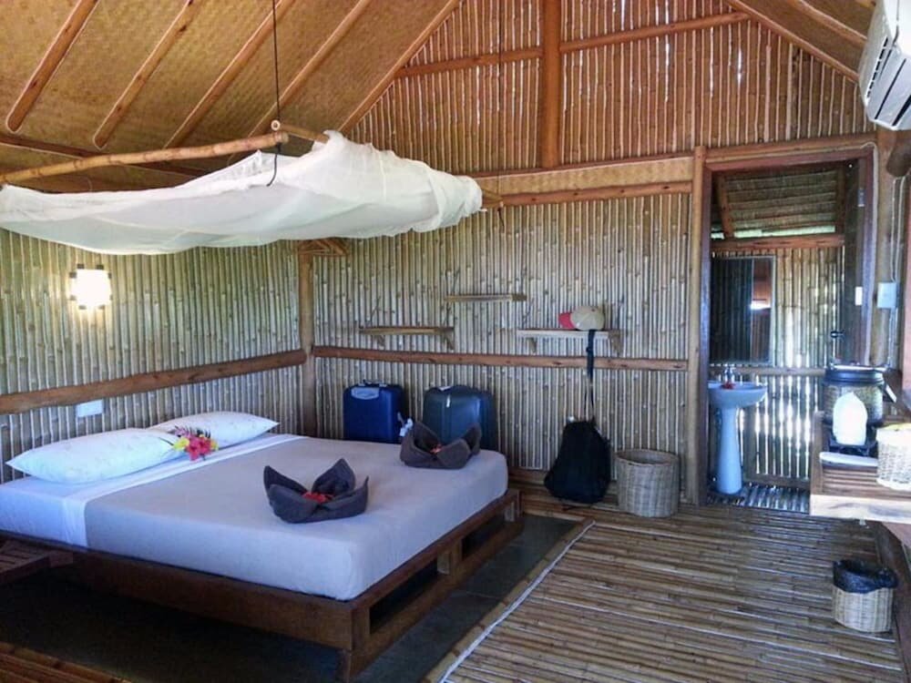 Бунгало Bamboo Hideaway Resort