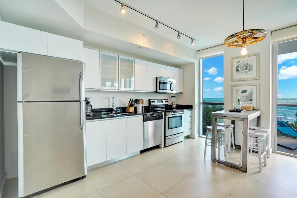 Appartamento Superior 1 camera da letto con balcone e vista oceano Dharma Home Suites Miami Beach at Monte Carlo