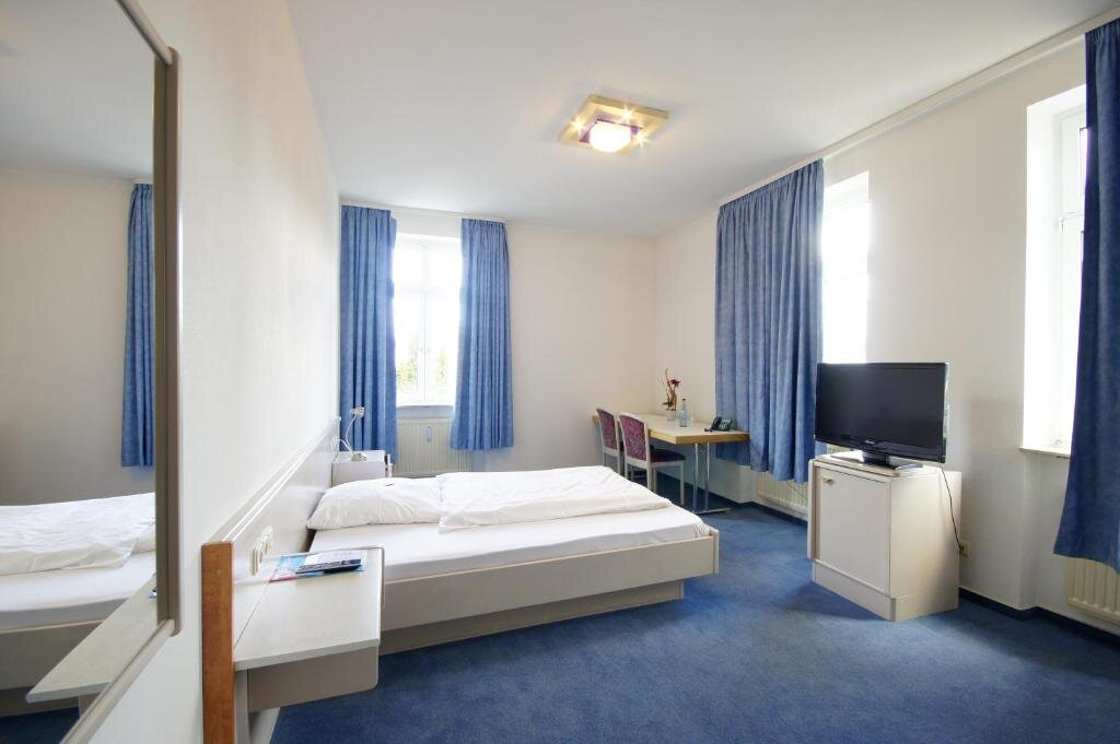 Economy Single room Hotel Neuwirtshaus - Superior