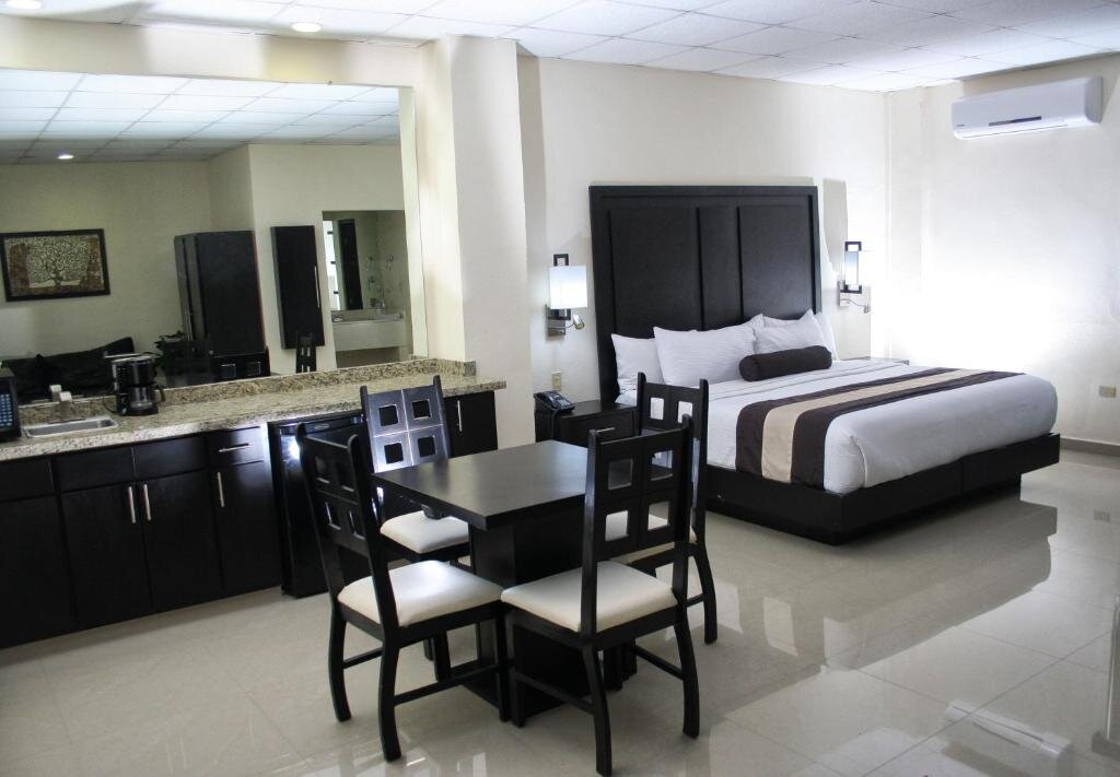 Люкс Hotel El Camino Inn & Suites