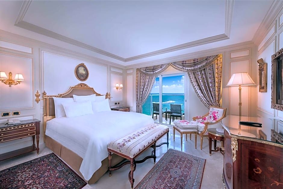 Двухместный люкс Royal с видом на море Hilton Alexandria Corniche