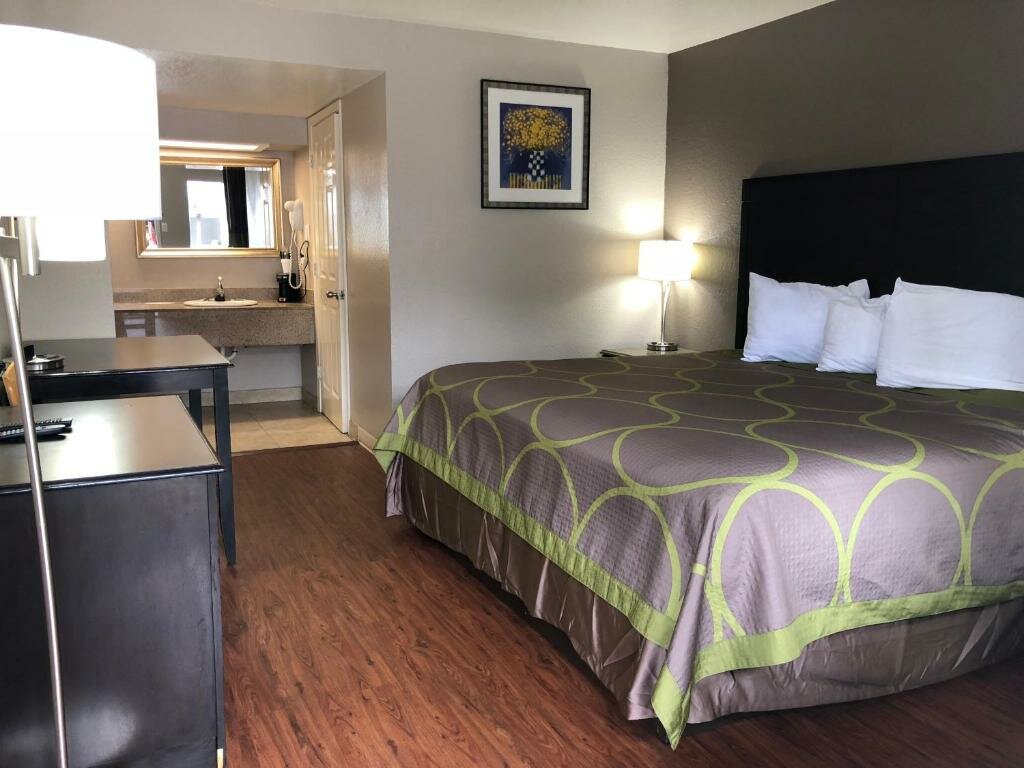 Double Mobility Accessible room Super 8
