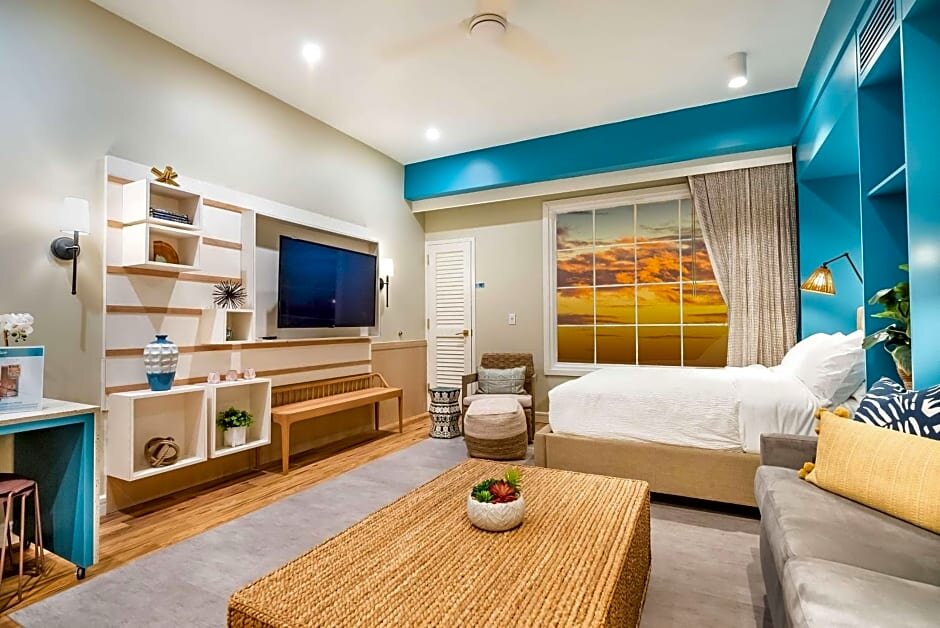 Двухместный люкс Embassy Suites By Hilton Orlando Sunset Walk