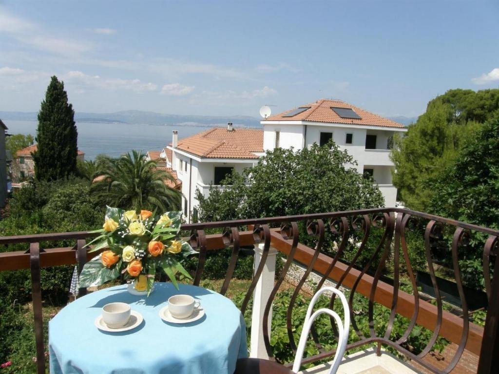 Monolocale con balcone e con vista mare Villa Renipol Adults only