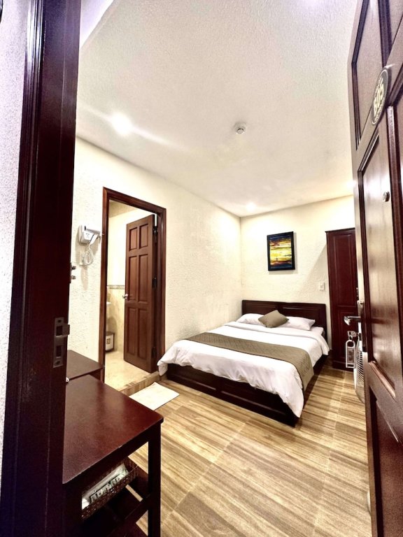 Двухместный номер Standard цокольный этаж Nam Xuan Premium Hotel
