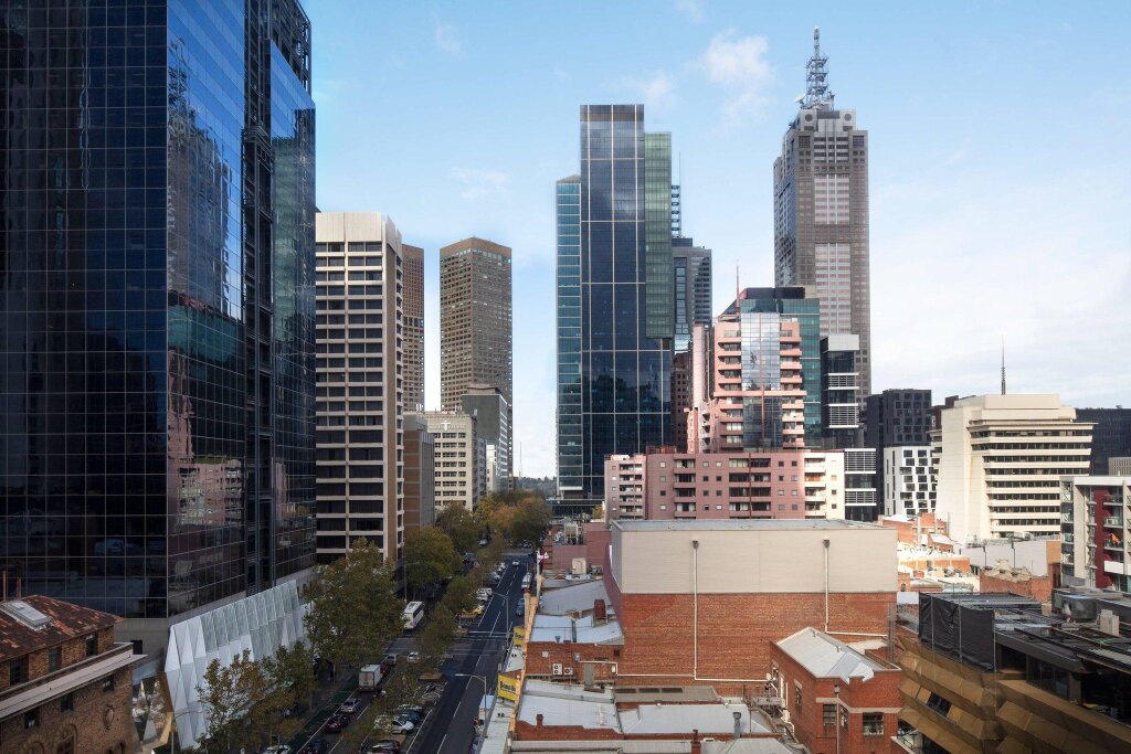 Standard Double room with courtyard view Melbourne Marriott Hotel