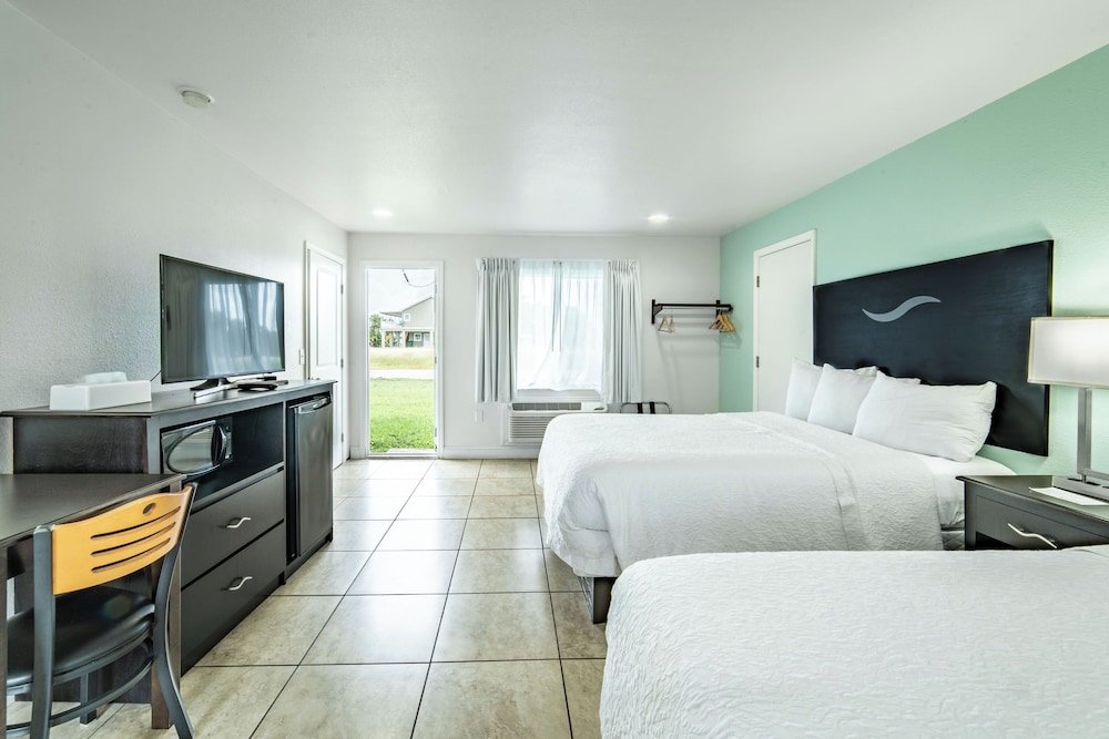 Четырёхместный номер Standard Цокольный этаж Everglades City Motel - Everglades Adventures Inn