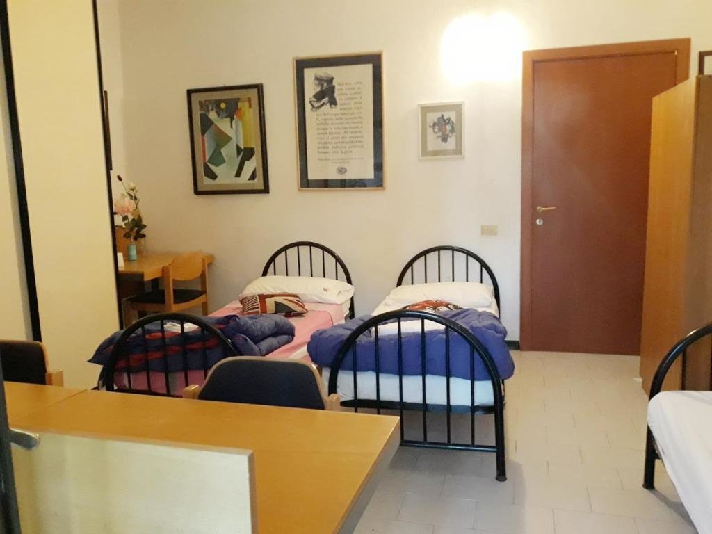 Standard Dreier Zimmer Bed in Siena