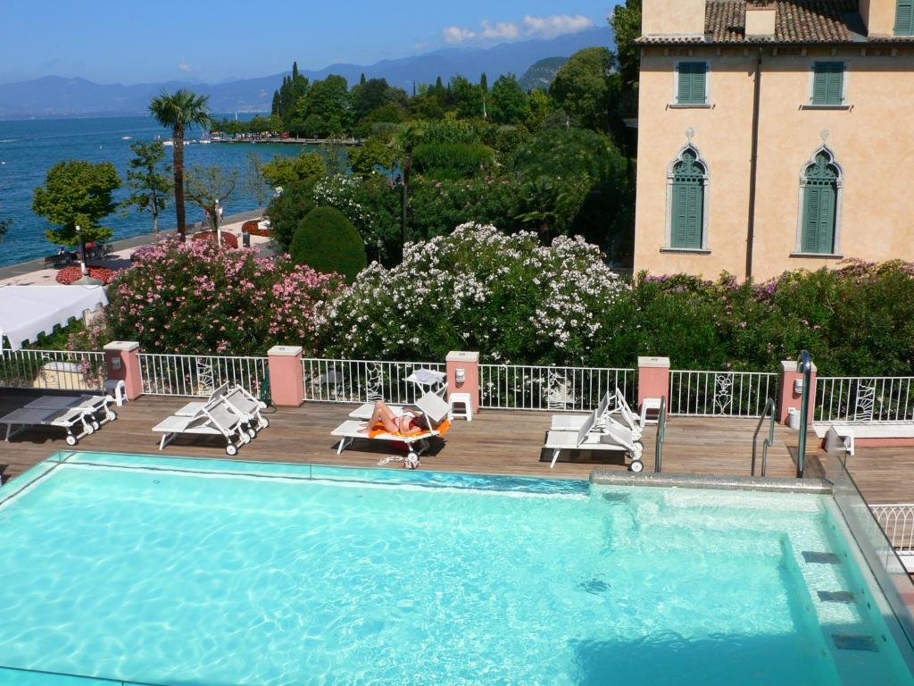 Двухместный номер Standard с видом на озеро Hotel Alla Riviera