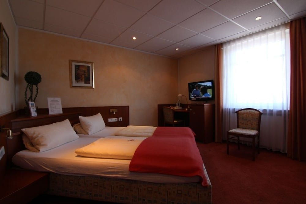 Standard Triple room with balcony Hotel Heide Residenz
