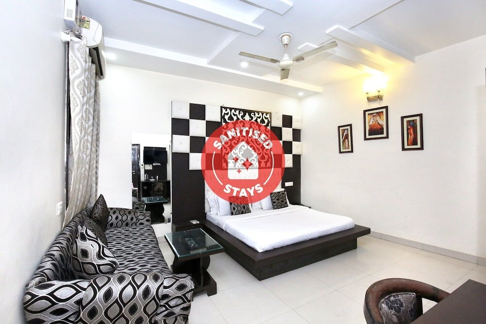Standard room Collection O Hotel Nayyar