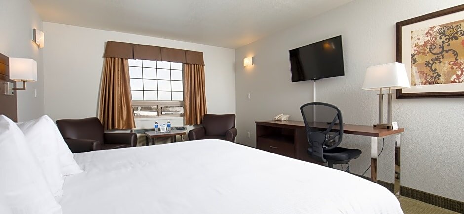 Люкс Business Service Plus Inn and Suites - Grande Prairie
