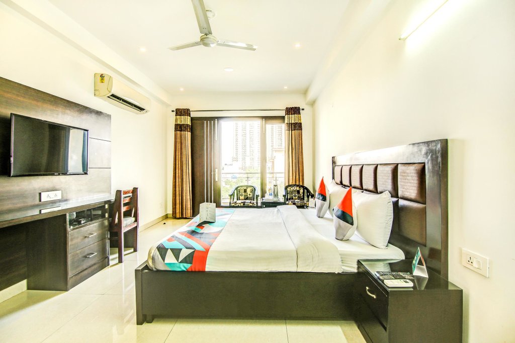Premium Zimmer FabExpress Hemkunt Residency Noida
