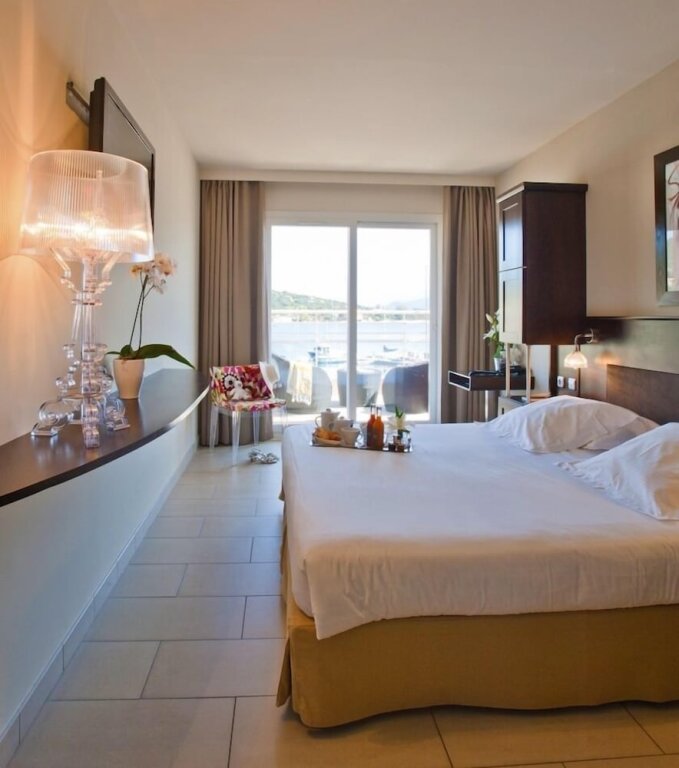 Двухместный номер Luxury с балконом и с видом на море Le Golfe
