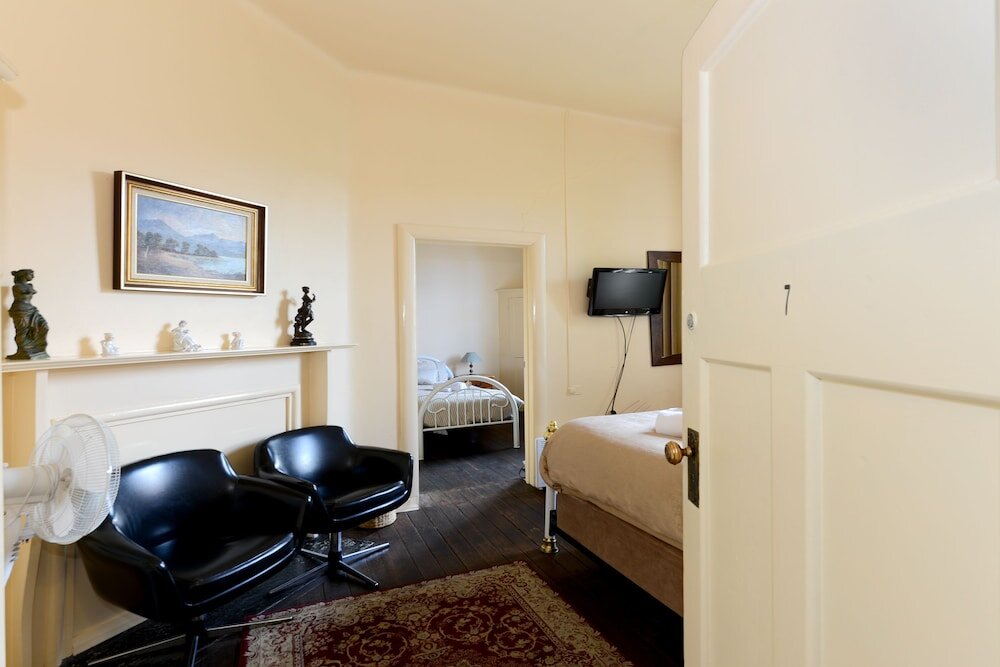 Standard Familie Zimmer 2 Schlafzimmer mit Balkon Edinburgh Gallery Bed & Breakfast