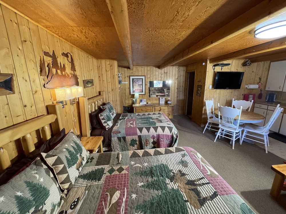 Standard Suite Sportsman Motel